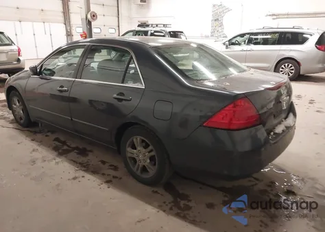 2006 Honda Accord 2.4 Se z USA, uszkodzony, nr VIN 1HGCM56306A027087